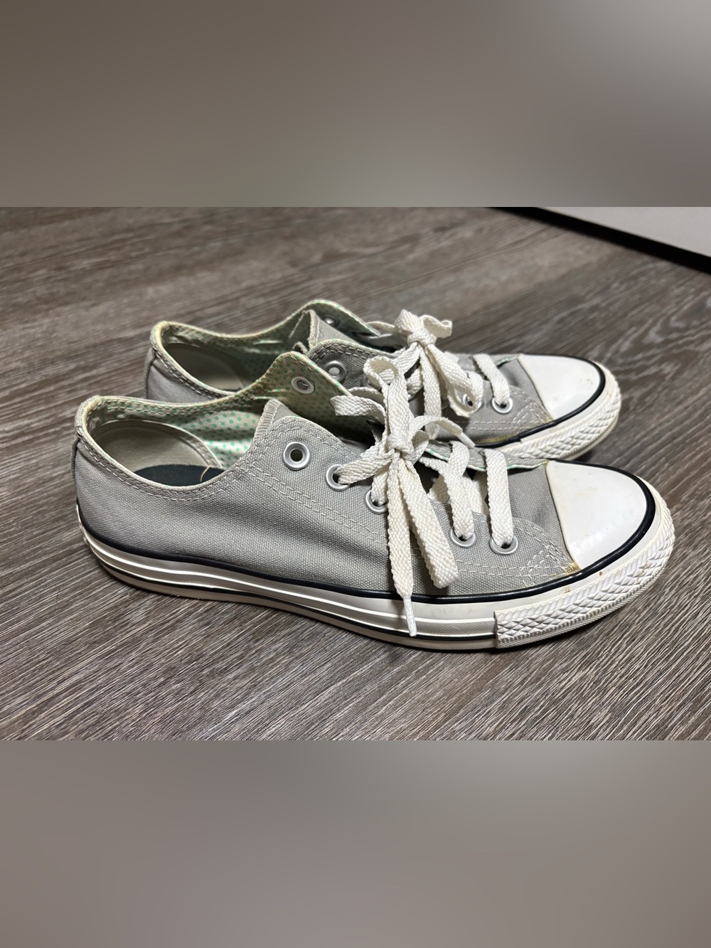 Women Gray Converse Low-Top Sneakers